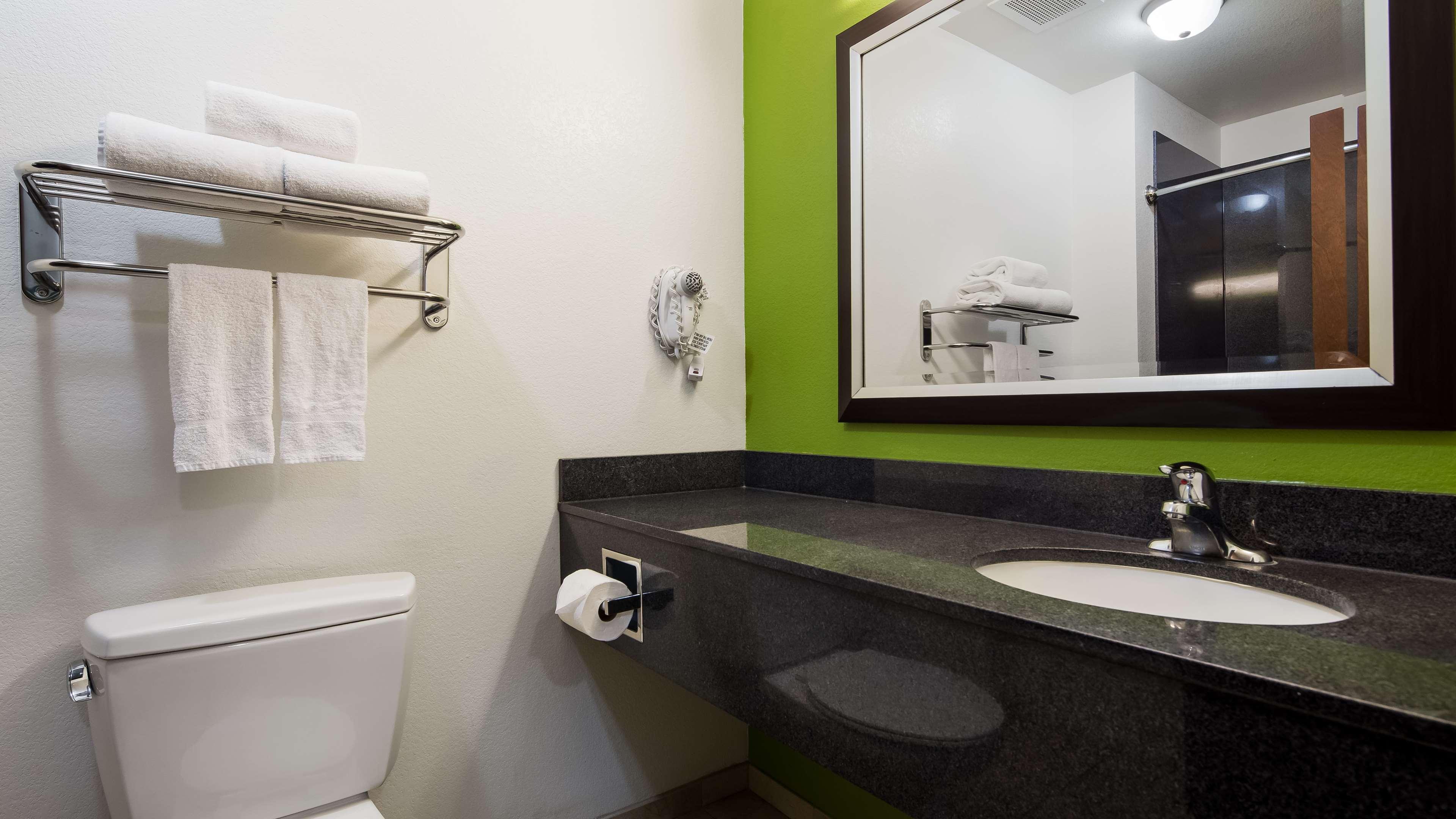 Best Western Douglas Inn & Suites Bagian luar foto