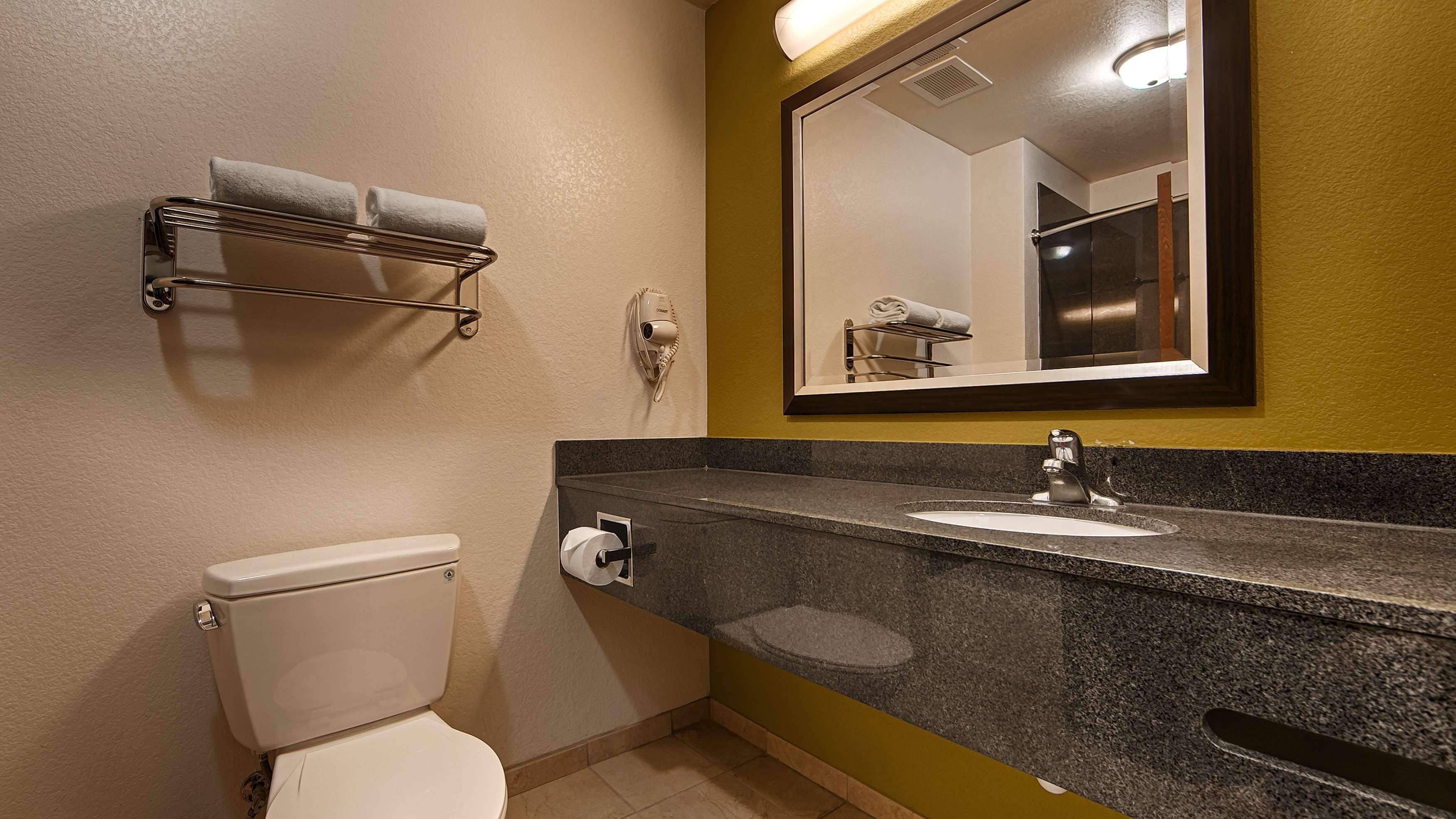 Best Western Douglas Inn & Suites Bagian luar foto