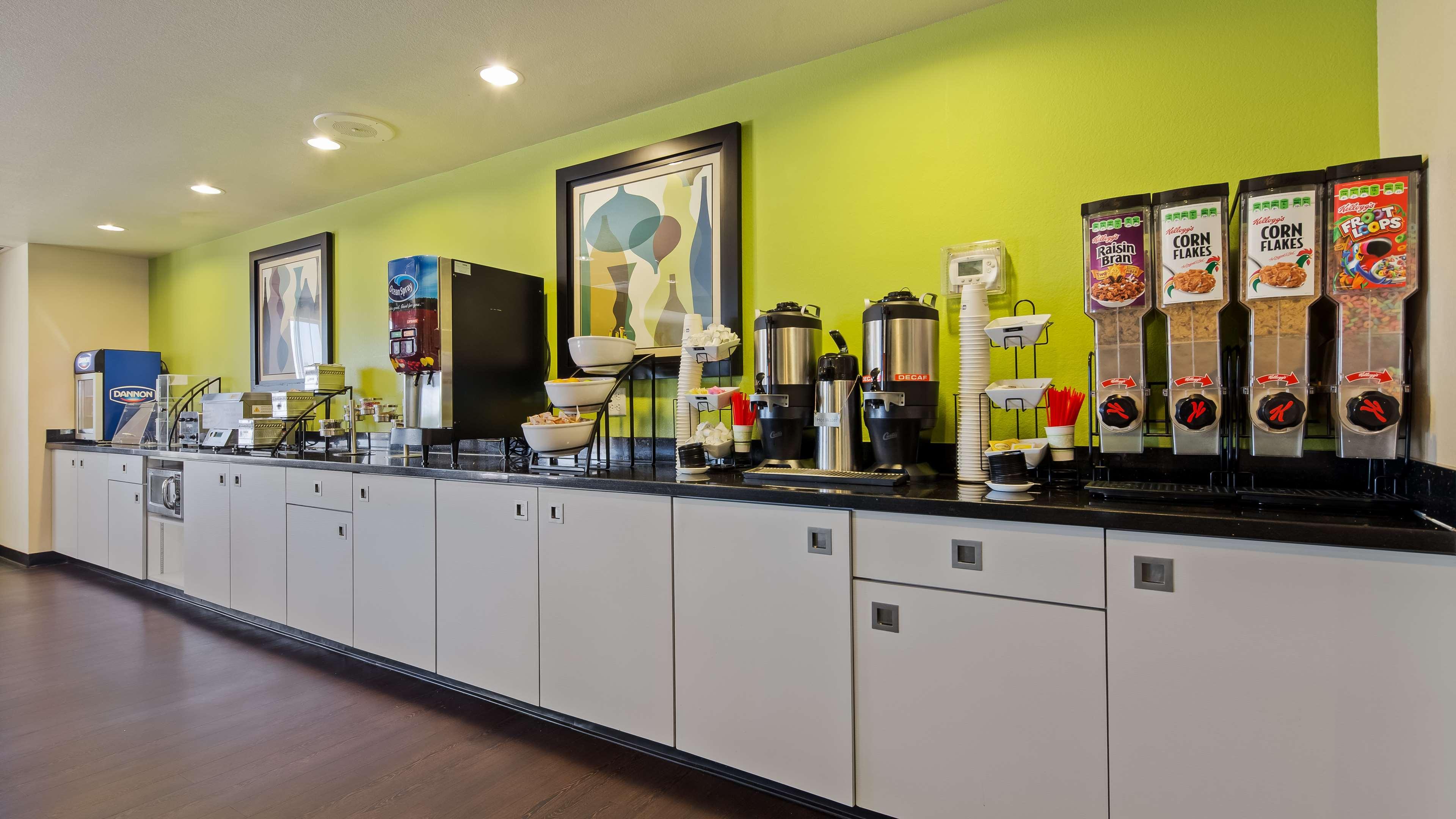 Best Western Douglas Inn & Suites Bagian luar foto