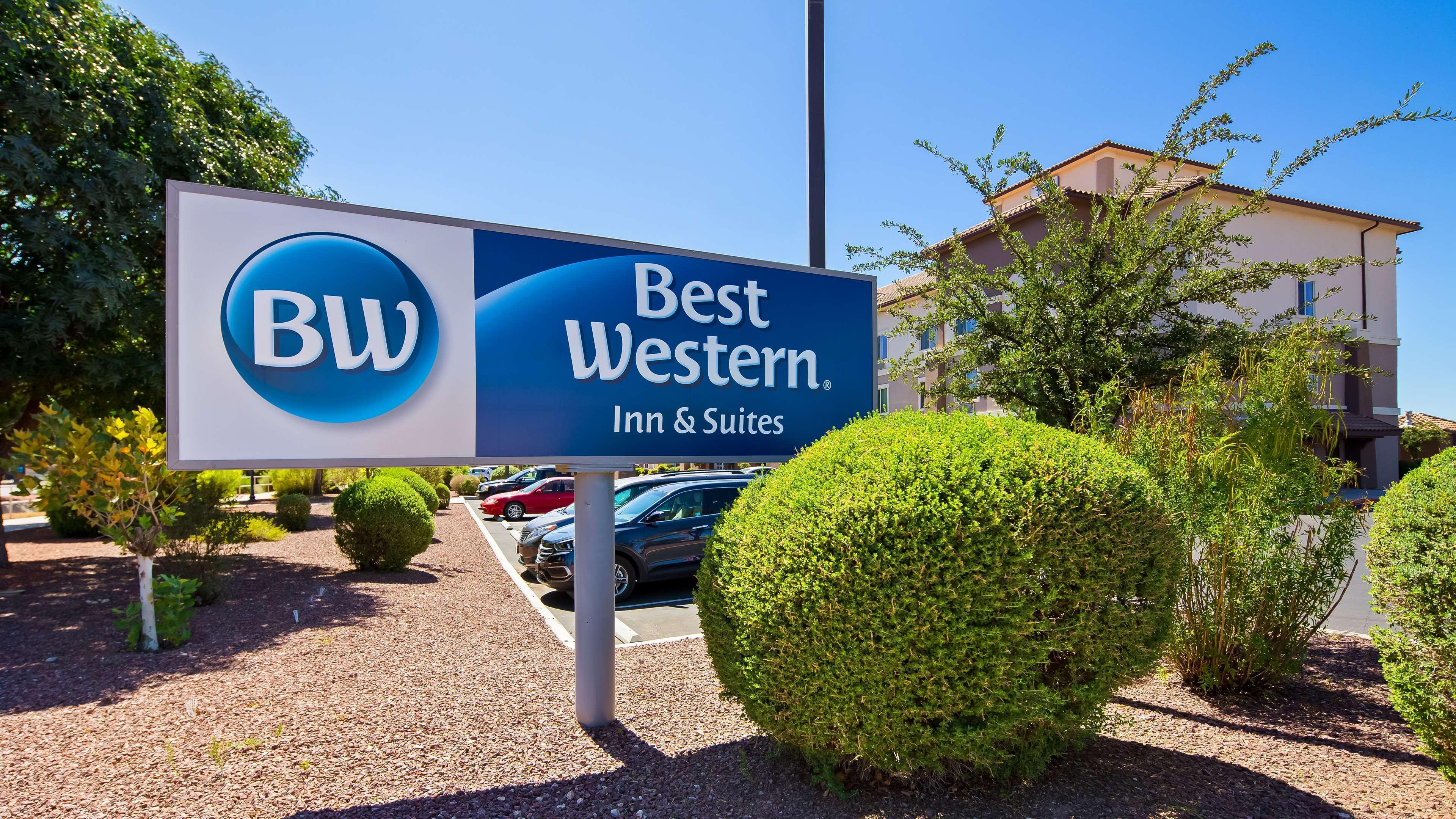 Best Western Douglas Inn & Suites Bagian luar foto