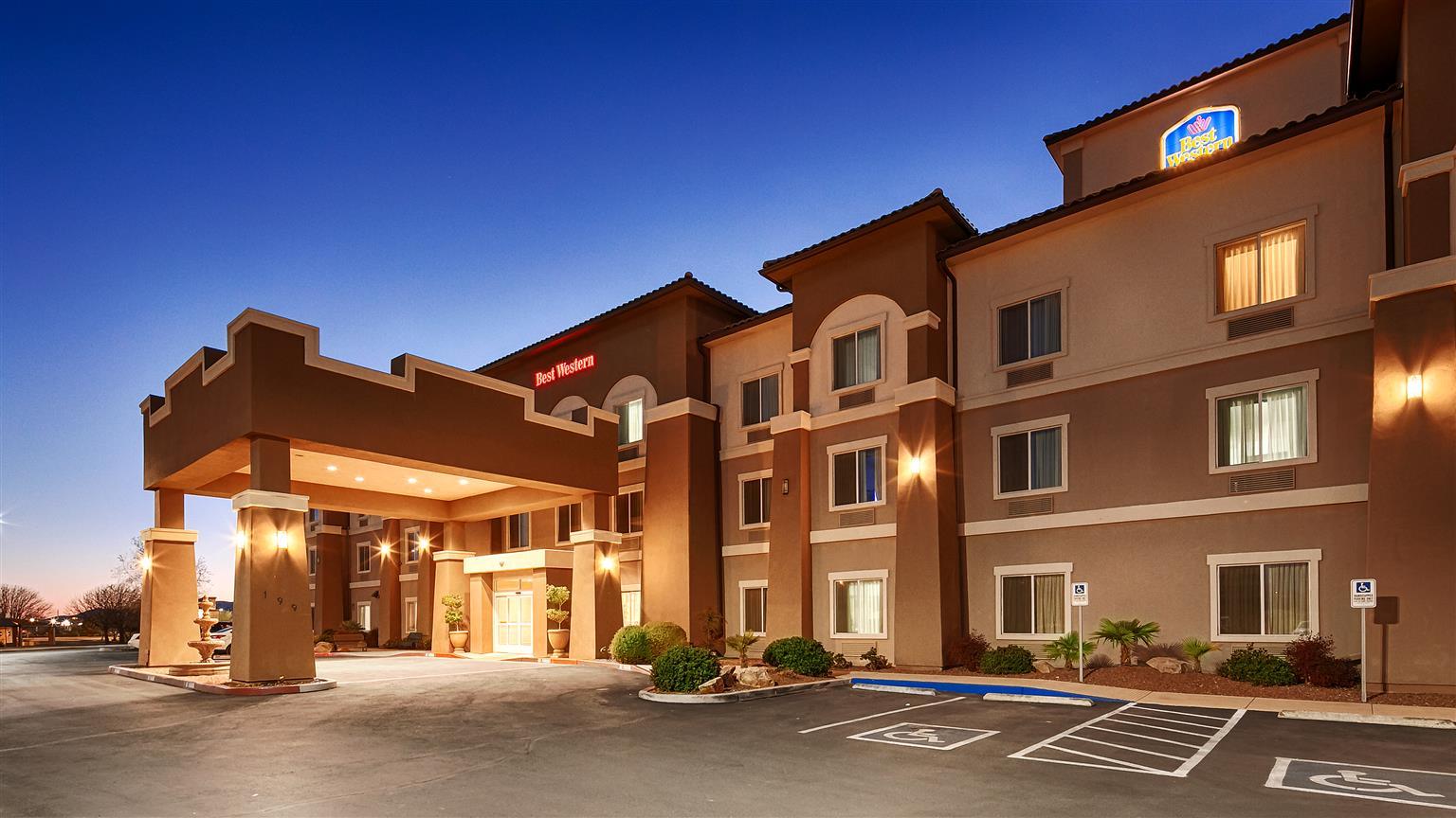Best Western Douglas Inn & Suites Bagian luar foto