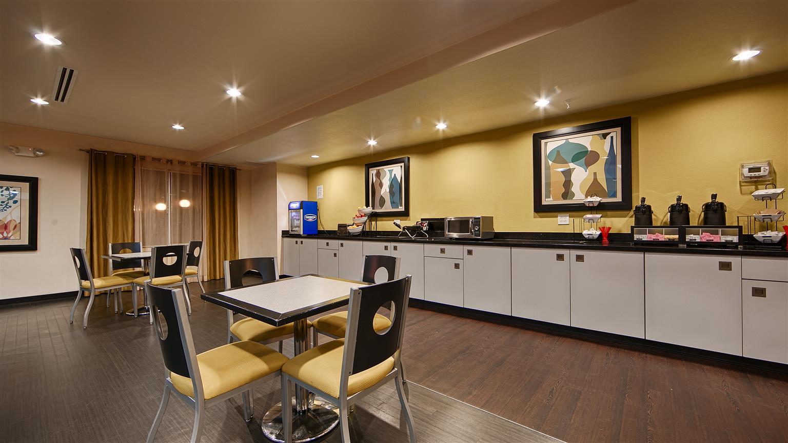 Best Western Douglas Inn & Suites Bagian luar foto