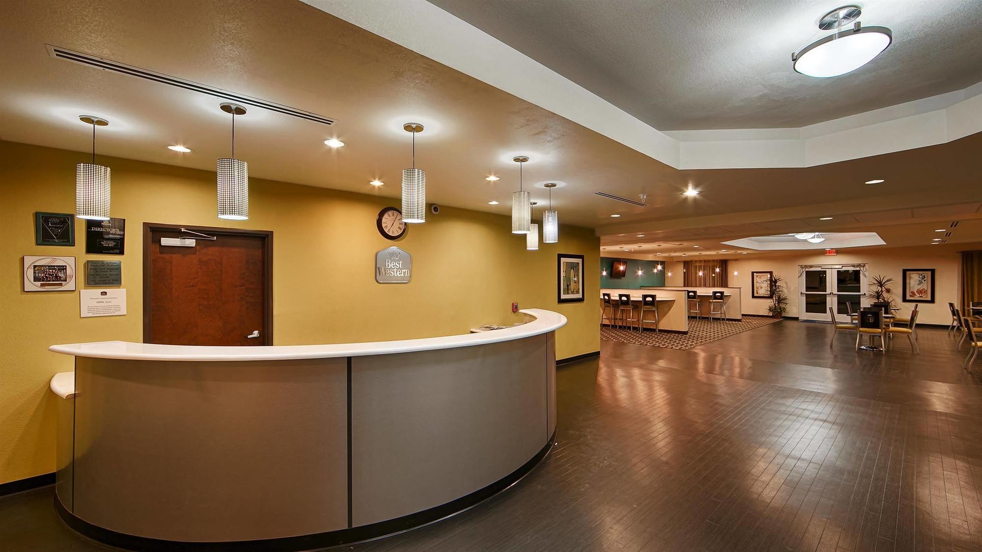Best Western Douglas Inn & Suites Bagian luar foto